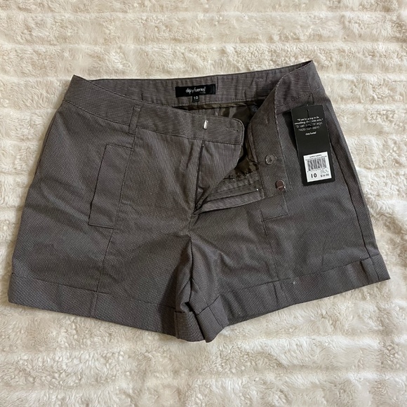 Daisy Fuentes Ladies Simply Shorts, Brown Combo Color Size 10 - Picture 4 of 4